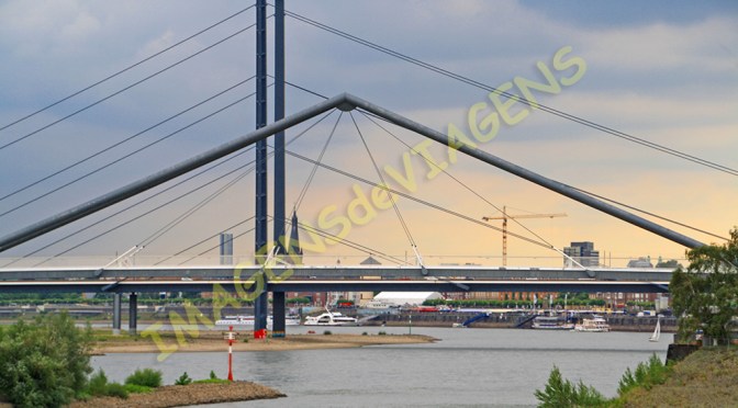 Dusseldorf, animada e vibrante/Düsseldorf, lebendig und dynamisch/Düsseldorf, lively and vibrant