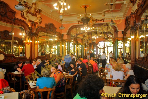 O belo interior do Café Majestic/Das schöne Innere des Café Majestic/The beautiful interior of the Café Majestic