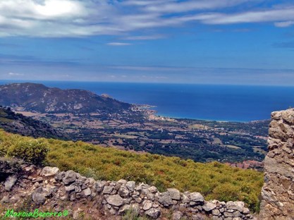 Vista panoramica da ilha / Panoramablick auf die Insel / panoramic view of the island.