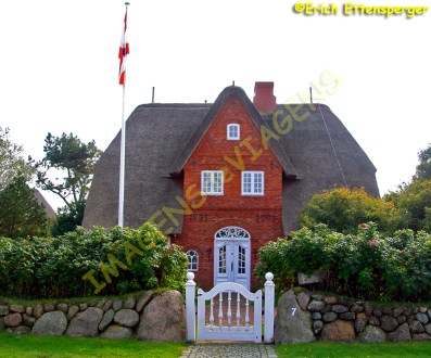 Casa típica da ilha/ typisches Haus auf der Insel / typical island house
