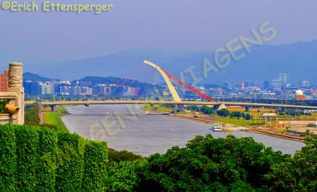 Vista do rio e da cidade/Blick auf Fluss und Stadt view of river and city 