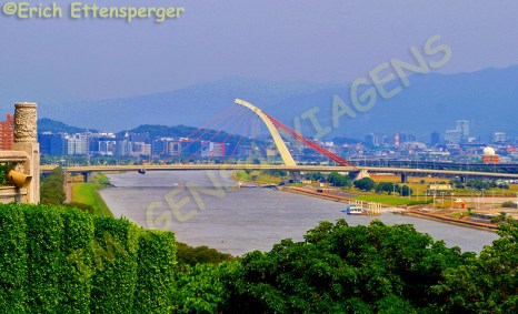 Vista do rio e da cidade/Blick auf Fluss und Stadt view of river and city 