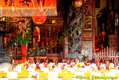 Lugar famoso para cultos/ populärer Gebetsort /famous worship place