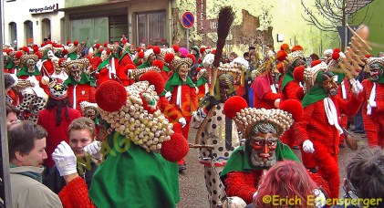 Como espectador, você pode sempre cair nas garras dessas figuras / Als Zuschauer kann man jederzeit in die Fänge dieser Gestalten geraten / As a spectator one can get into the catches of these figures at any time